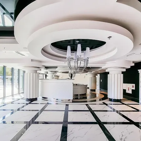 Ans Hanza Tower No 632 - Swimming Pool, Sauna, Jacuzzi, Viewing Terrace *