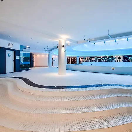 Ans Hanza Tower No 632 - Swimming Pool, Sauna, Jacuzzi, Viewing Terrace Estetino