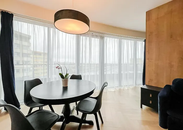 Ans Hanza Tower No 632 - Swimming Pool, Sauna, Jacuzzi, Viewing Terrace *